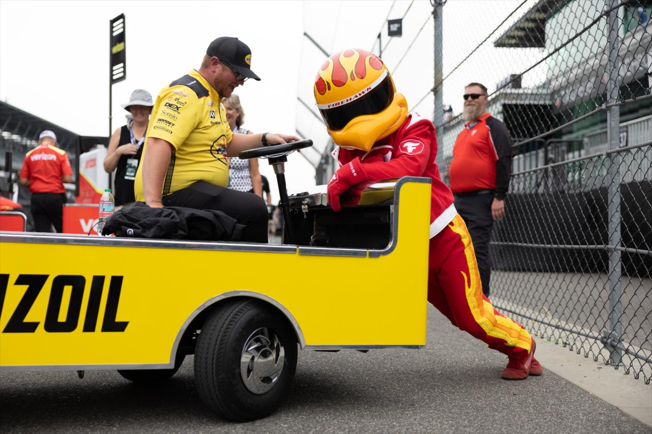 View Indianapolis 500 Practice - Friday, May 16, 2025 Photos